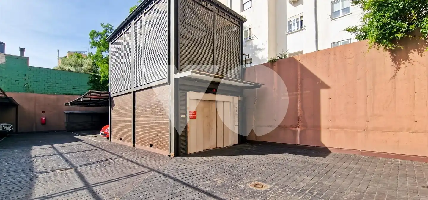 Vista exterior de Garaje en venta en Madrid