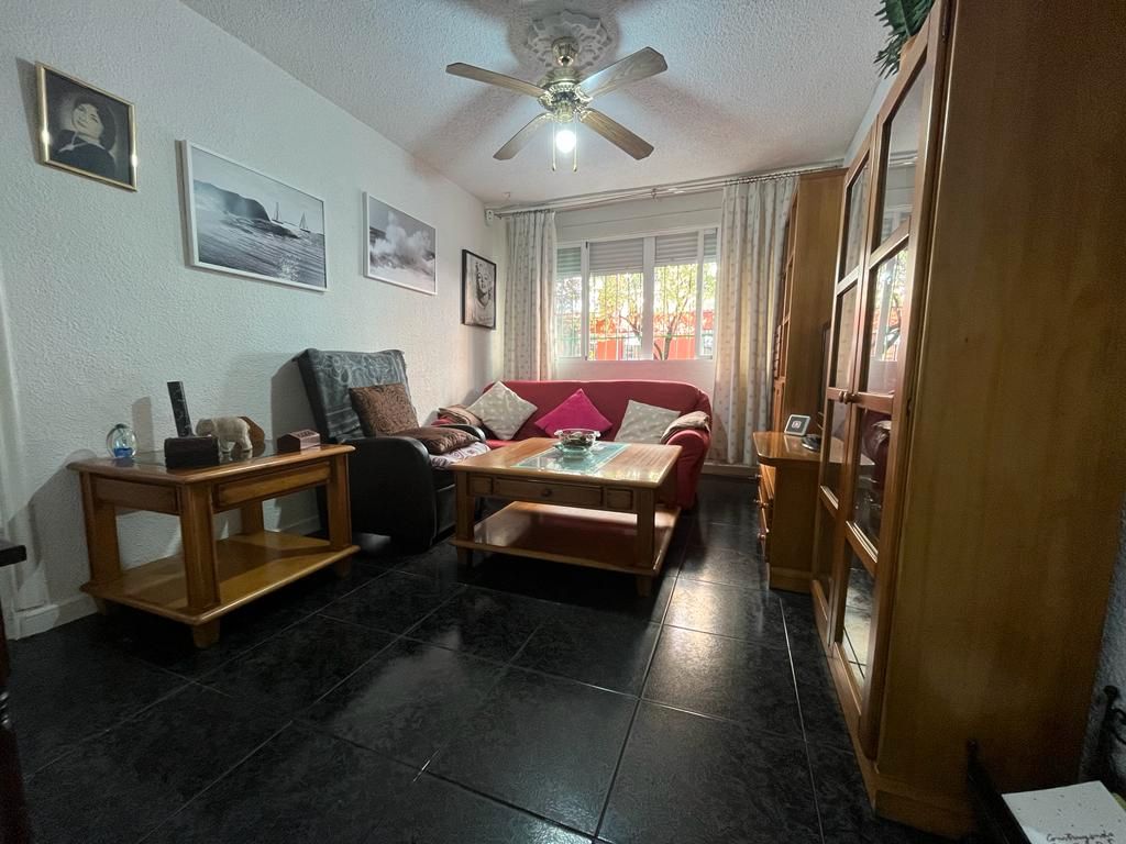 Exterior view of Flat for sale in Parla  with Heating, Furnished and Oven