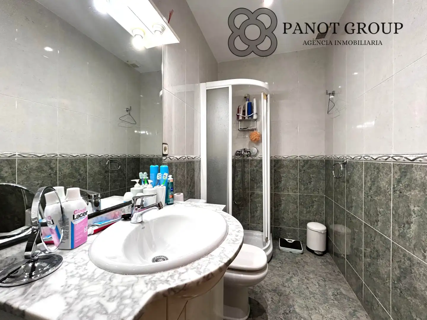 Bathroom of Flat for sale in Barcelona  with Terrace and Furnished