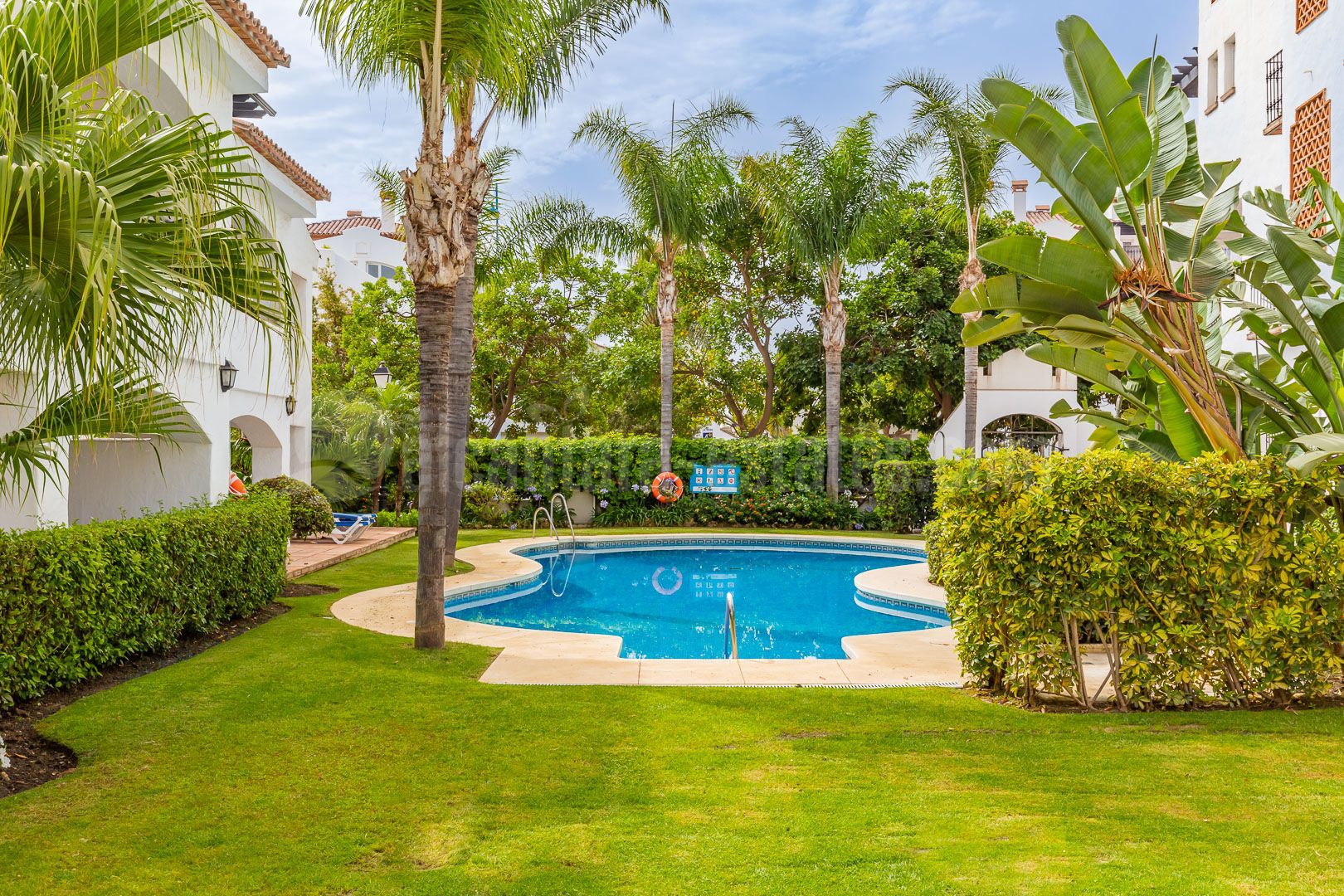 Jardí de Pis en venda en Marbella amb Aire condicionat, Calefacció i Terrassa