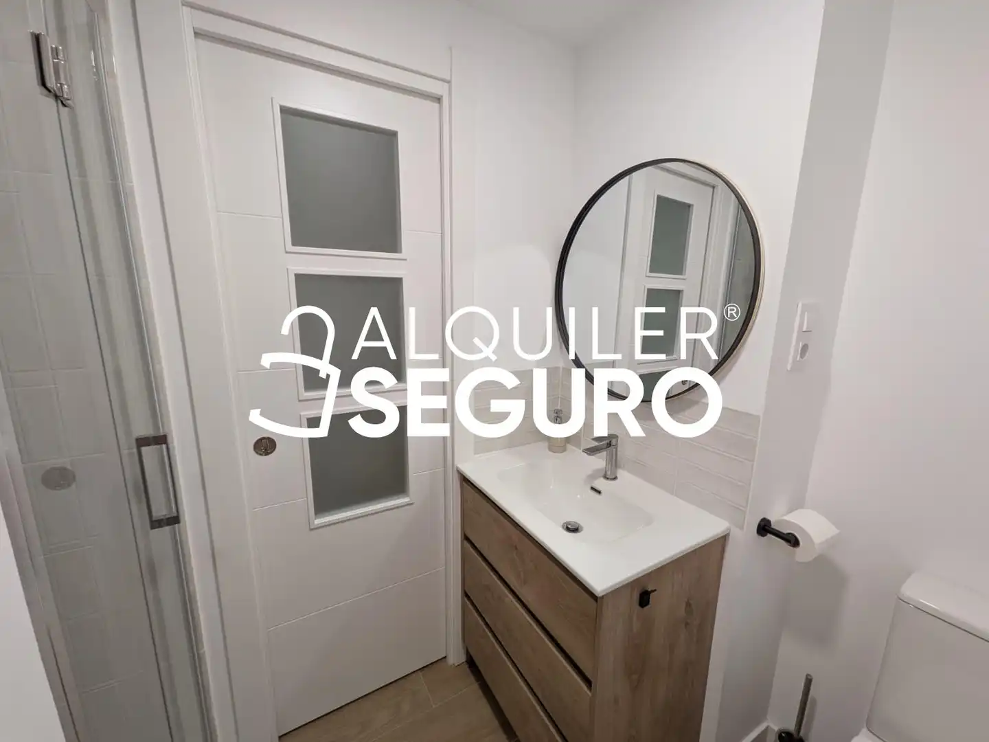Badezimmer von Wohnung zur Miete in Chinchón mit Klimaanlage, Heizung und Terrasse