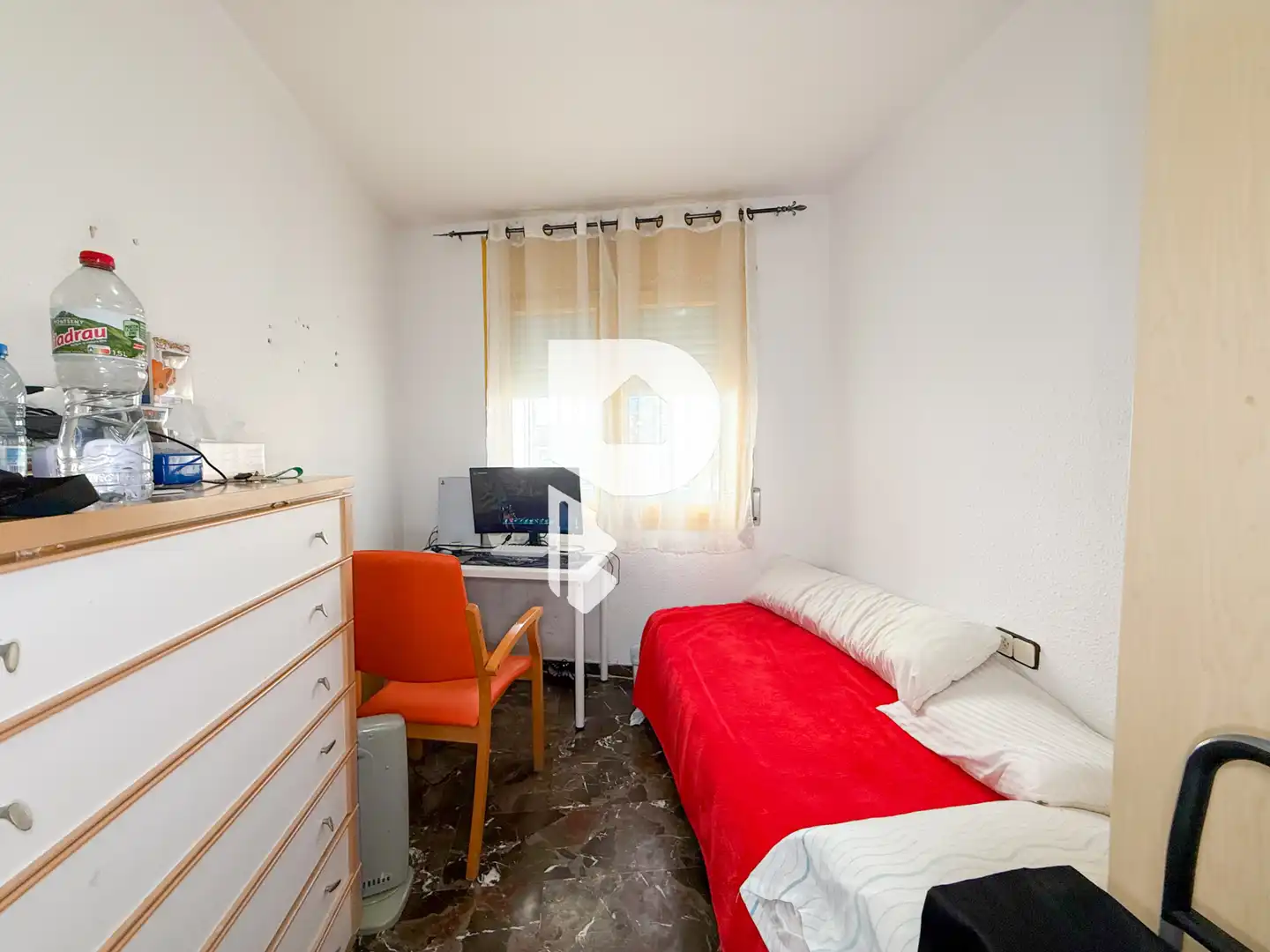 Schlafzimmer von Wohnung zum Verkauf in Sant Vicenç Dels Horts mit Heizung, Abstellraum und Fernseher