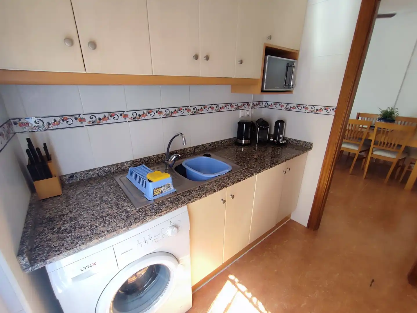 Küche von Einfamilien-Reihenhaus zum Verkauf in Orihuela mit Klimaanlage, Terrasse und Möbliert