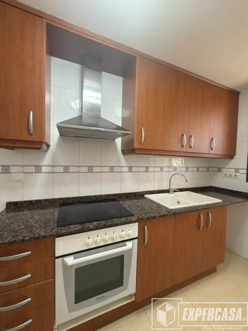 Cocina de Ático en venta en Alginet con Parquet, Terraza y Trastero