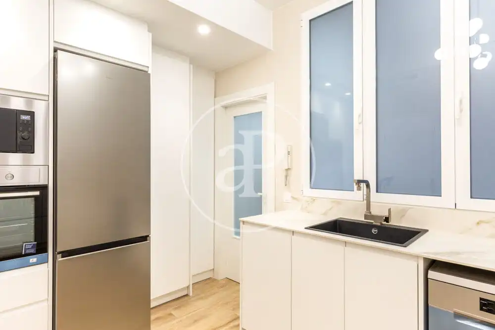 Kitchen of Flat for rent in Valencia  with Air Conditioner, Heating and Balcony