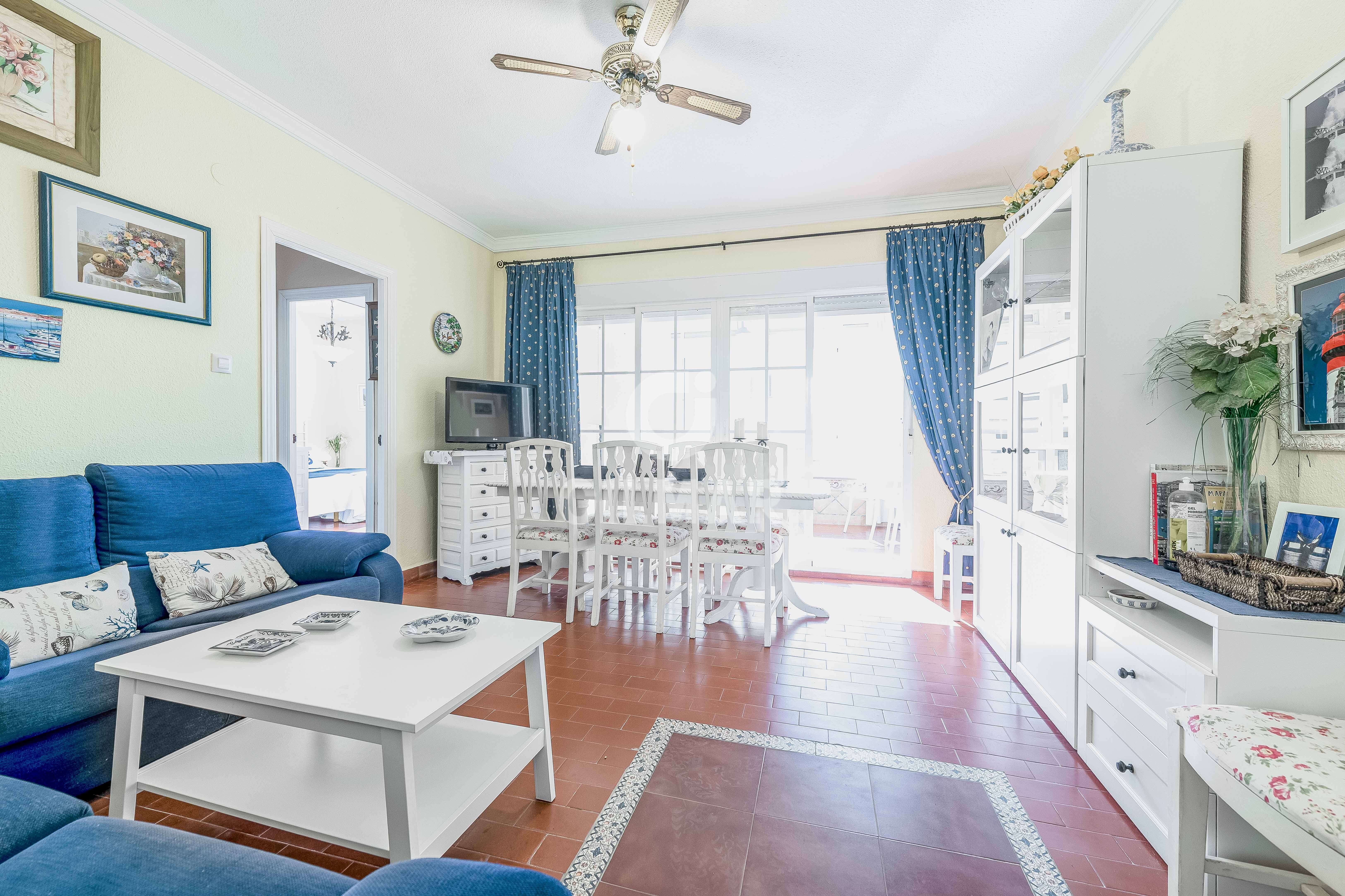 Sala d'estar de Pis en venda en Barbate amb Jardí privat i Piscina