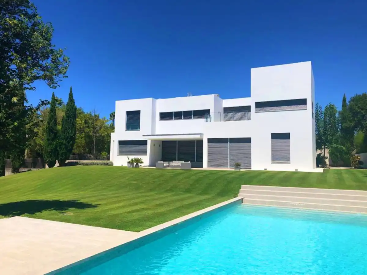 Chalet con piscina en venta en Sotogrande Alto