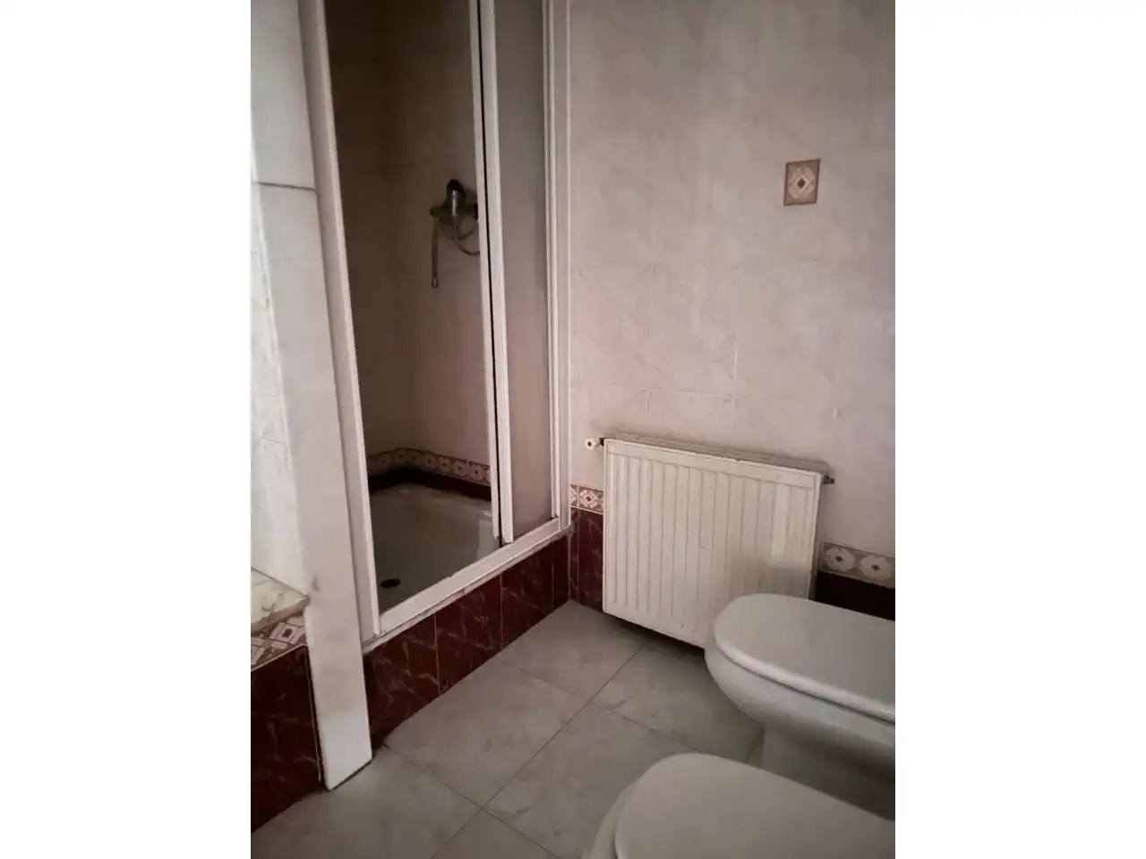 Badezimmer von Einfamilien-Reihenhaus zum Verkauf in Cervera mit Heizung und Terrasse