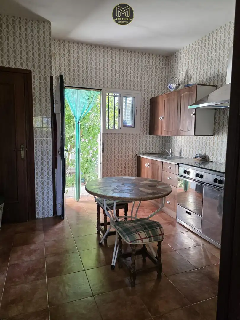 Cuina de Casa o xalet en venda en Jaén amb Aire condicionat, Calefacció i Piscina