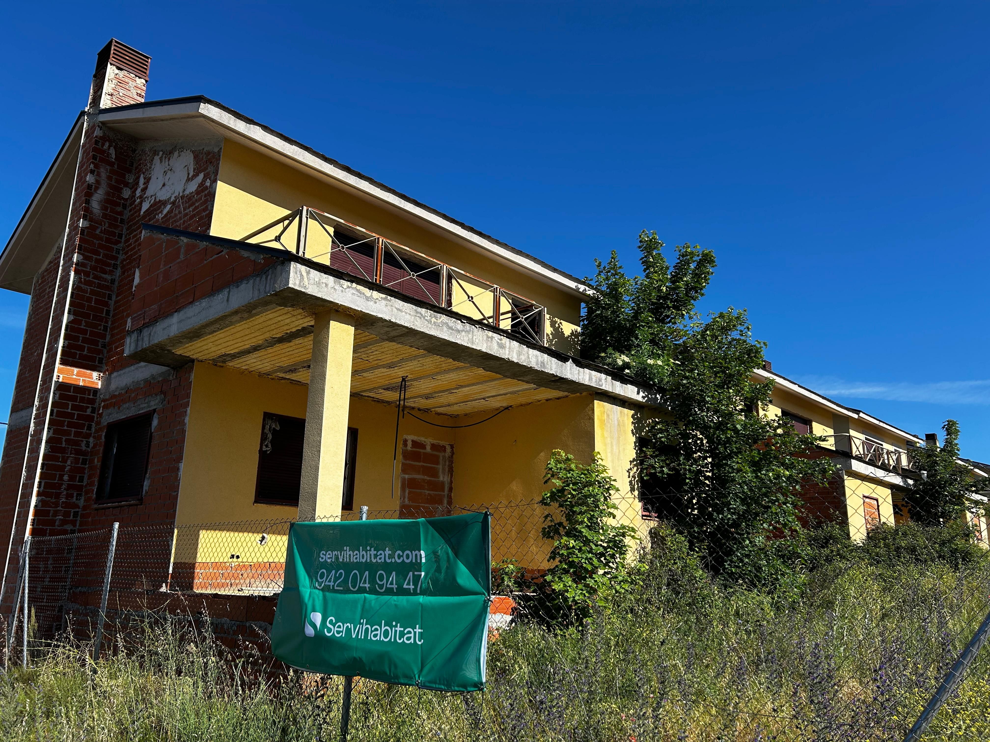 Exterior view of Building for sale in Navalperal de Pinares