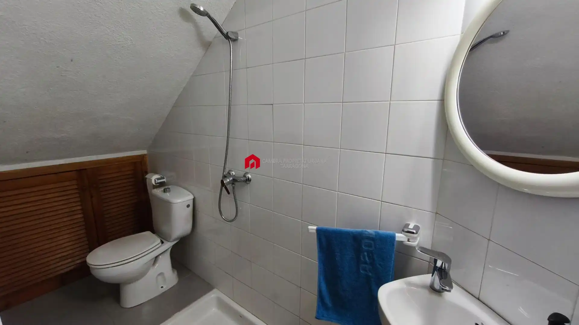 Badezimmer von Einfamilien-Reihenhaus zum Verkauf in Roquetes mit Klimaanlage, Heizung und Privatgarten
