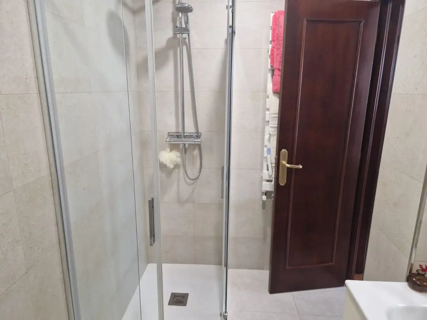 Baño de Piso en venta en Torrelavega  con Calefacción