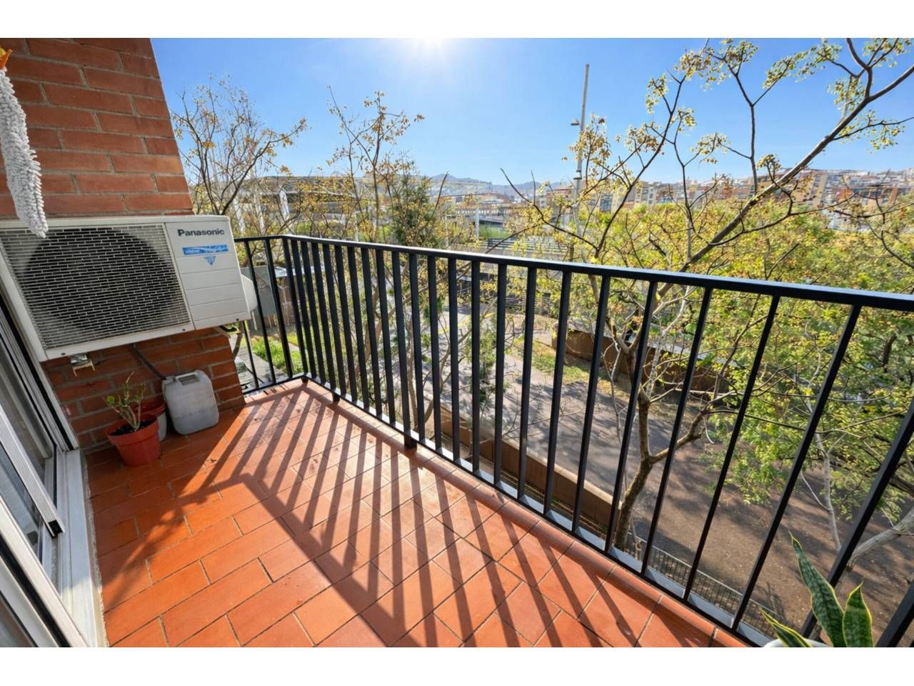 Terraza de Piso en venta en  Barcelona Capital con Balcón y Alarma