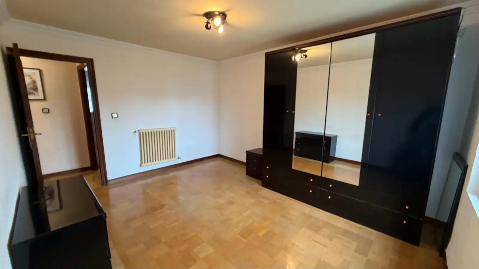 Habitación de Piso en venta en Vitoria - Gasteiz con Calefacción, Terraza y Trastero