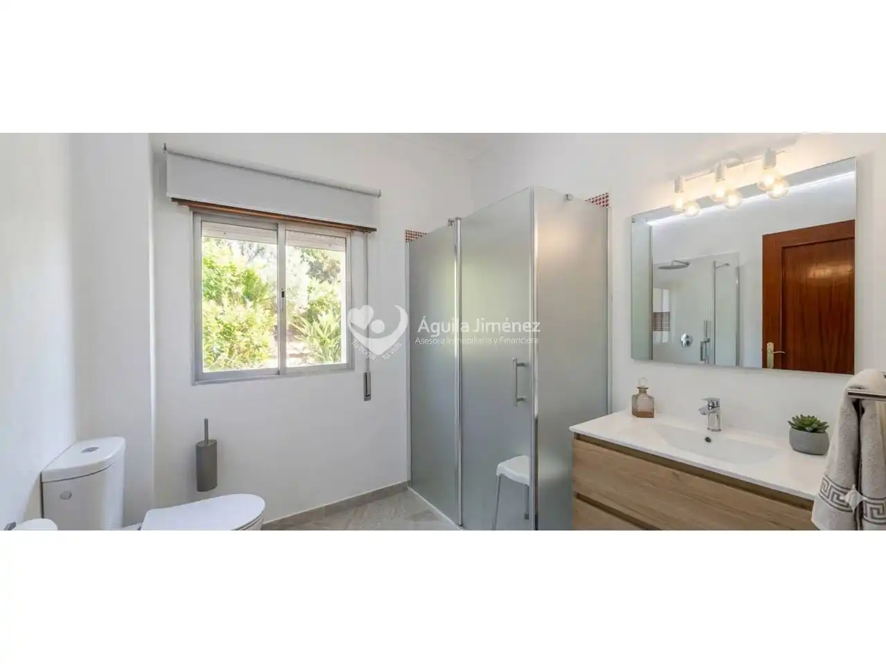 Baño de Finca rústica en venta en Alcalá de Guadaira con Aire acondicionado, Calefacción y Jardín privado