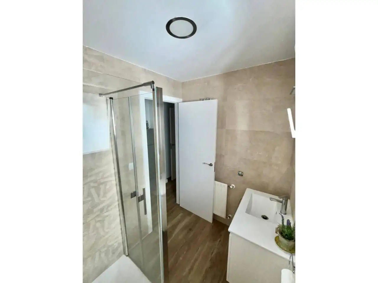 Badezimmer von Wohnung zur Miete in Badajoz mit Klimaanlage, Heizung und Terrasse