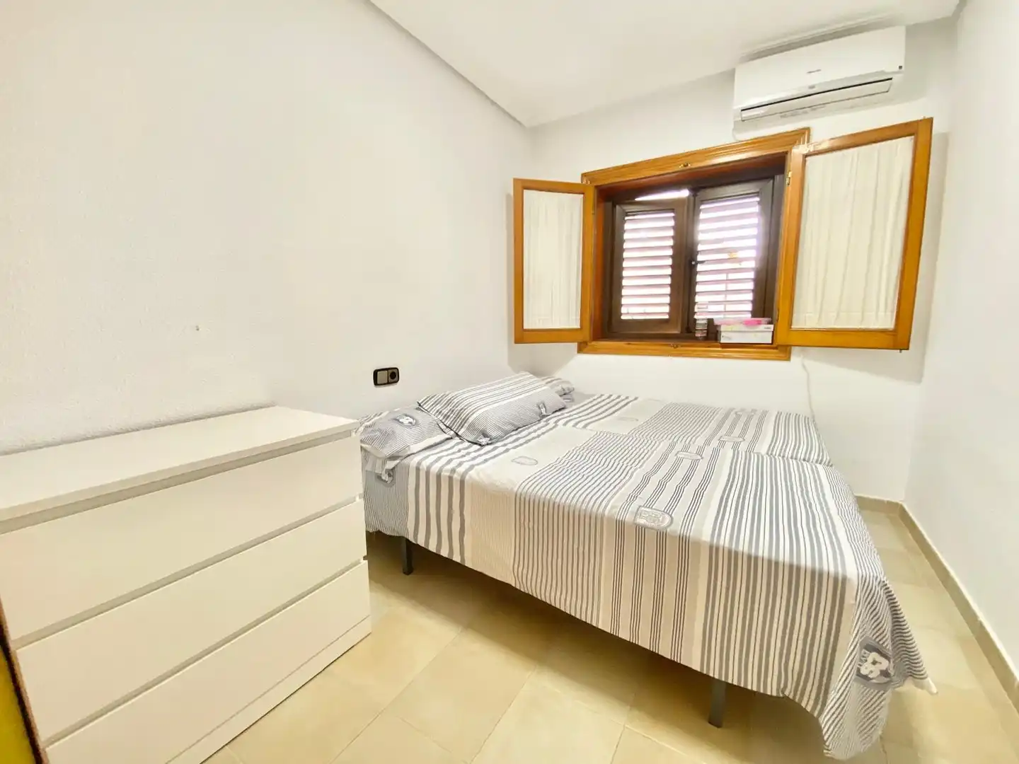 Habitación de Casa o chalet de alquiler en Pilar de la Horadada con Aire acondicionado, Calefacción y Amueblado
