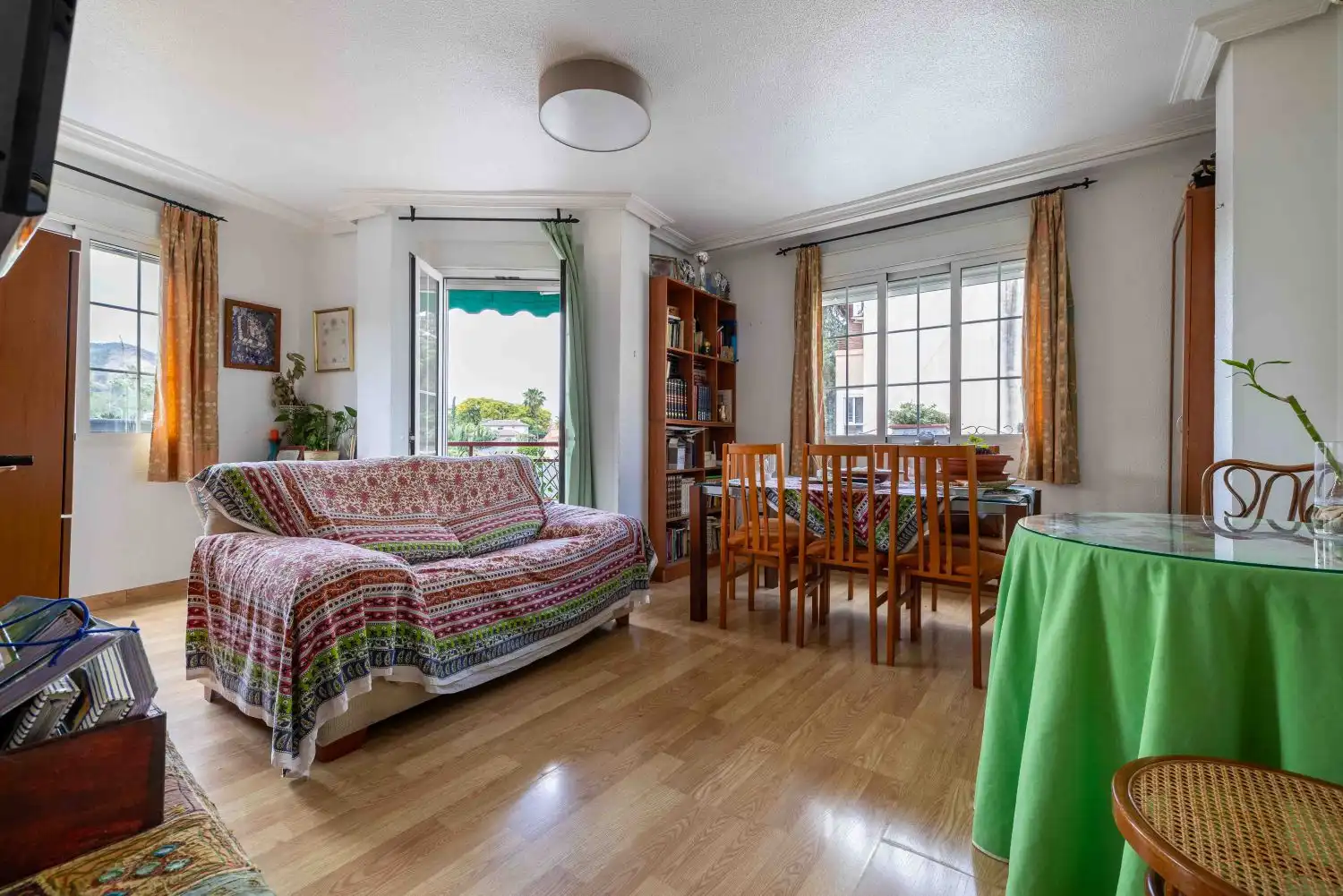 Living room of Flat for sale in Murcia  with Air Conditioner, Parquet flooring and Storage room