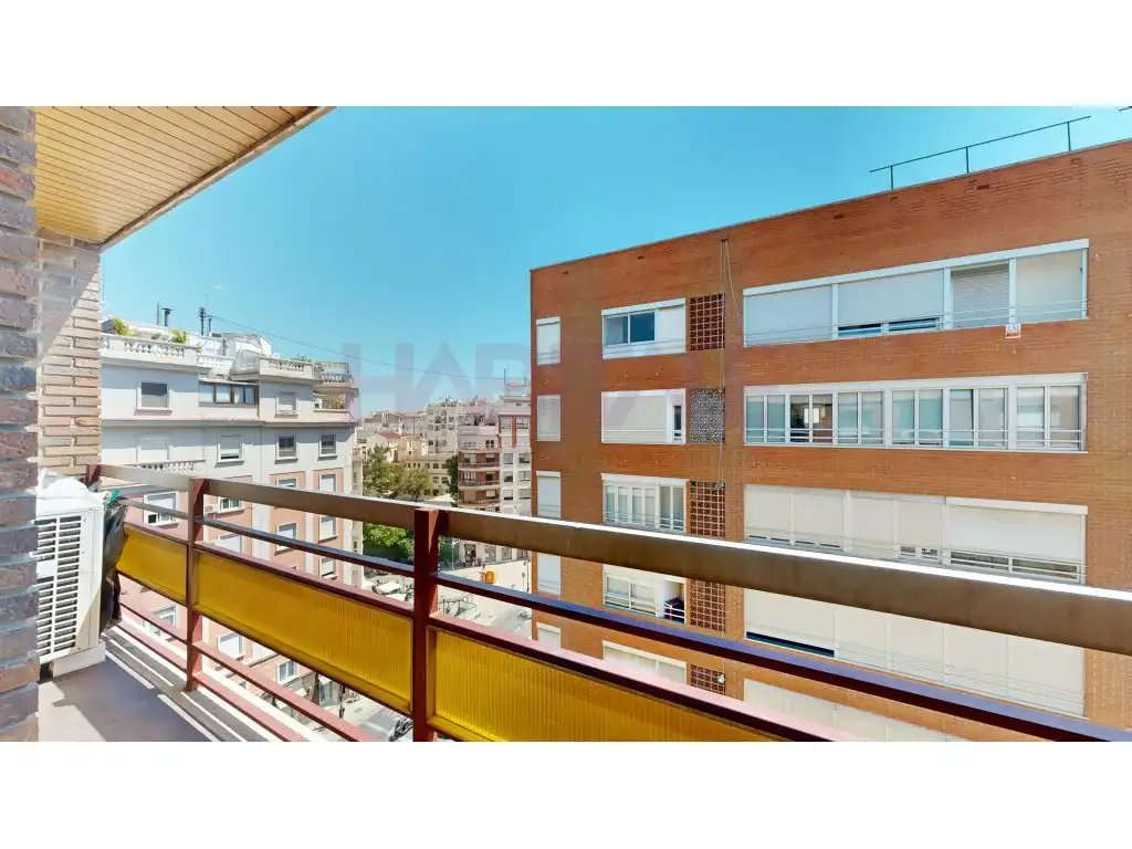Vista exterior de Piso en venta en Valencia