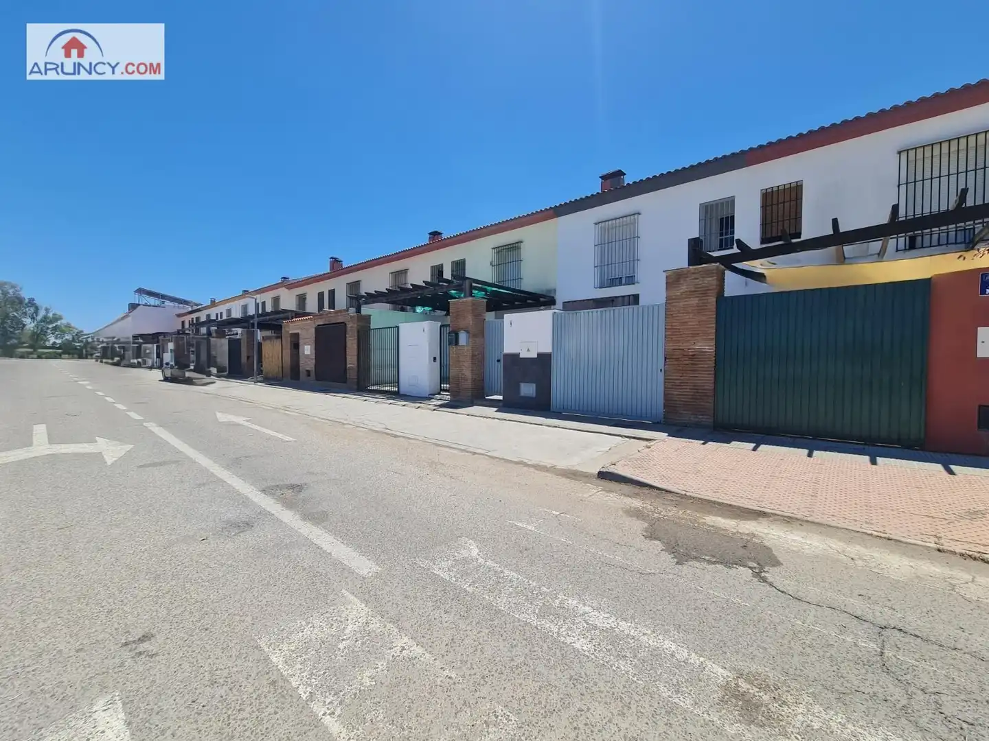 Außenansicht von Wohnung zum Verkauf in Cantillana mit Klimaanlage und Heizung