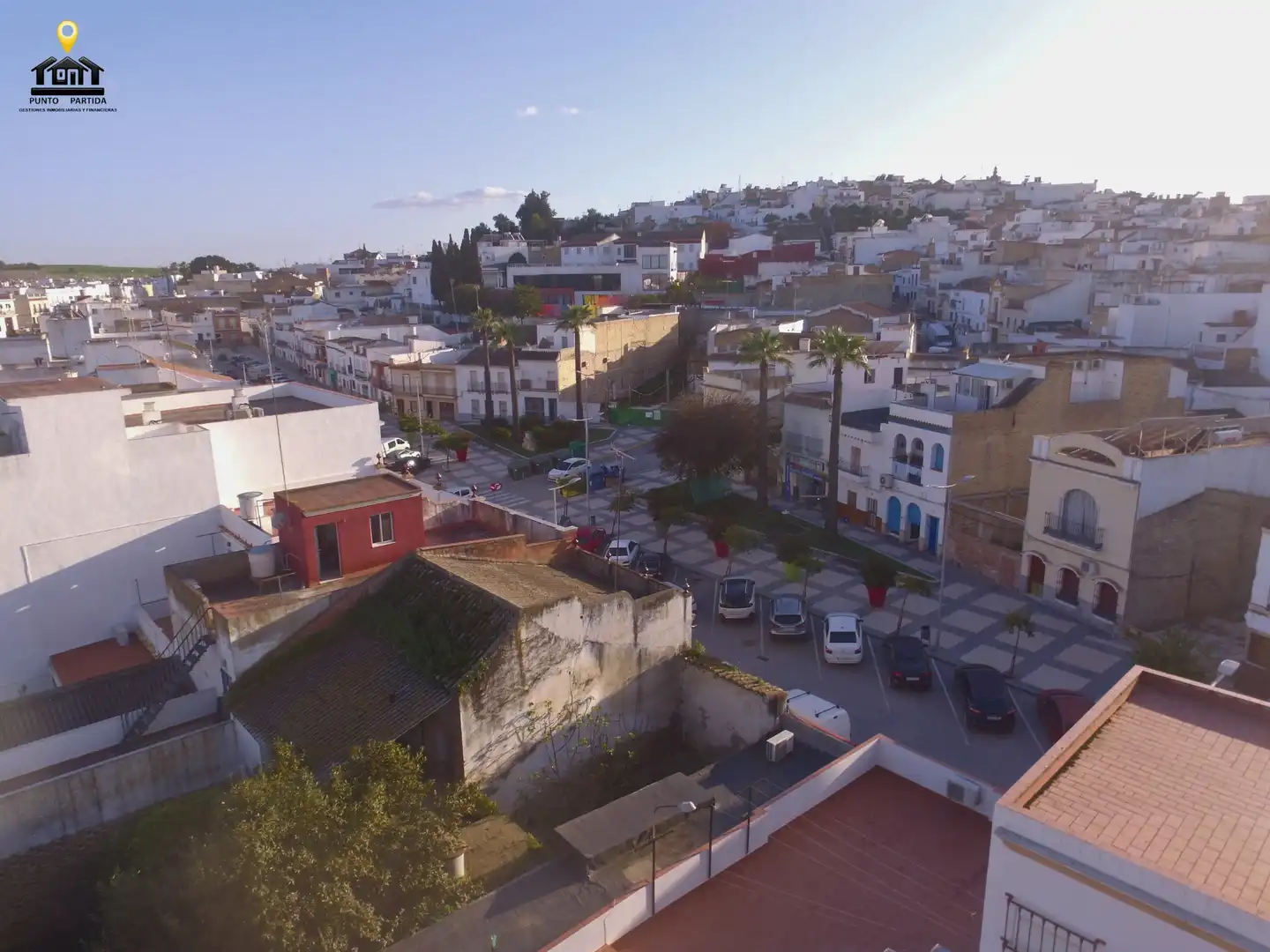 Vista exterior de Casa o xalet en venda en Las Cabezas de San Juan amb Balcó