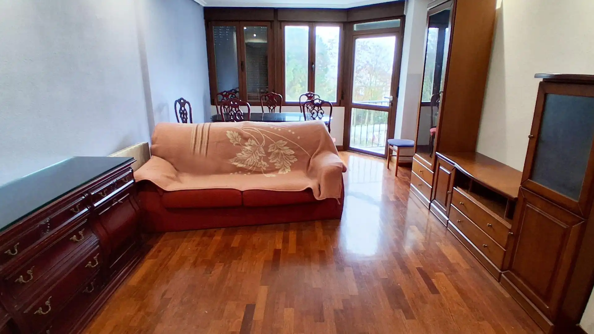Wohnzimmer von Einfamilien-Reihenhaus zum Verkauf in Cabrerizos mit Heizung, Abstellraum und Schwimmbad