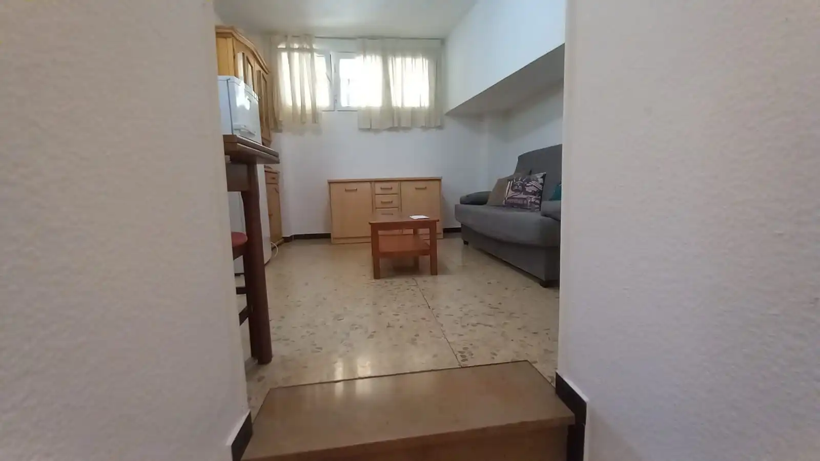 Sala de estar de Estudio de alquiler en Zaragoza con Calefacción, Amueblado y Horno