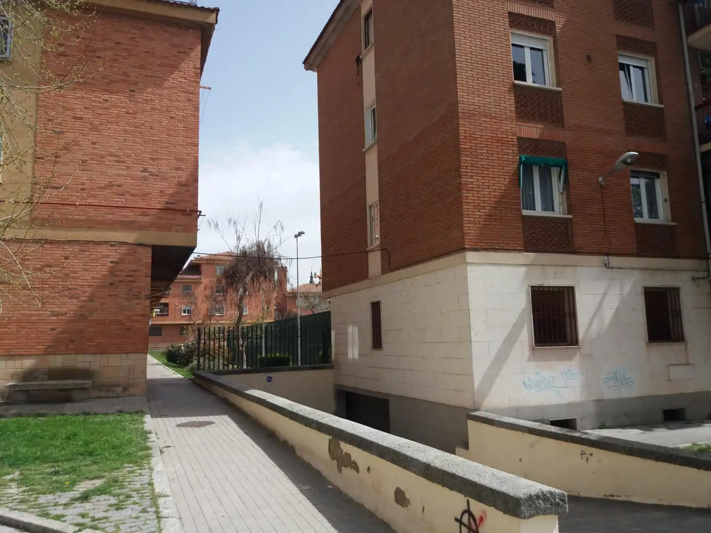 Vista exterior de Dúplex en venta en Segovia con Calefacción, Terraza y Balcón