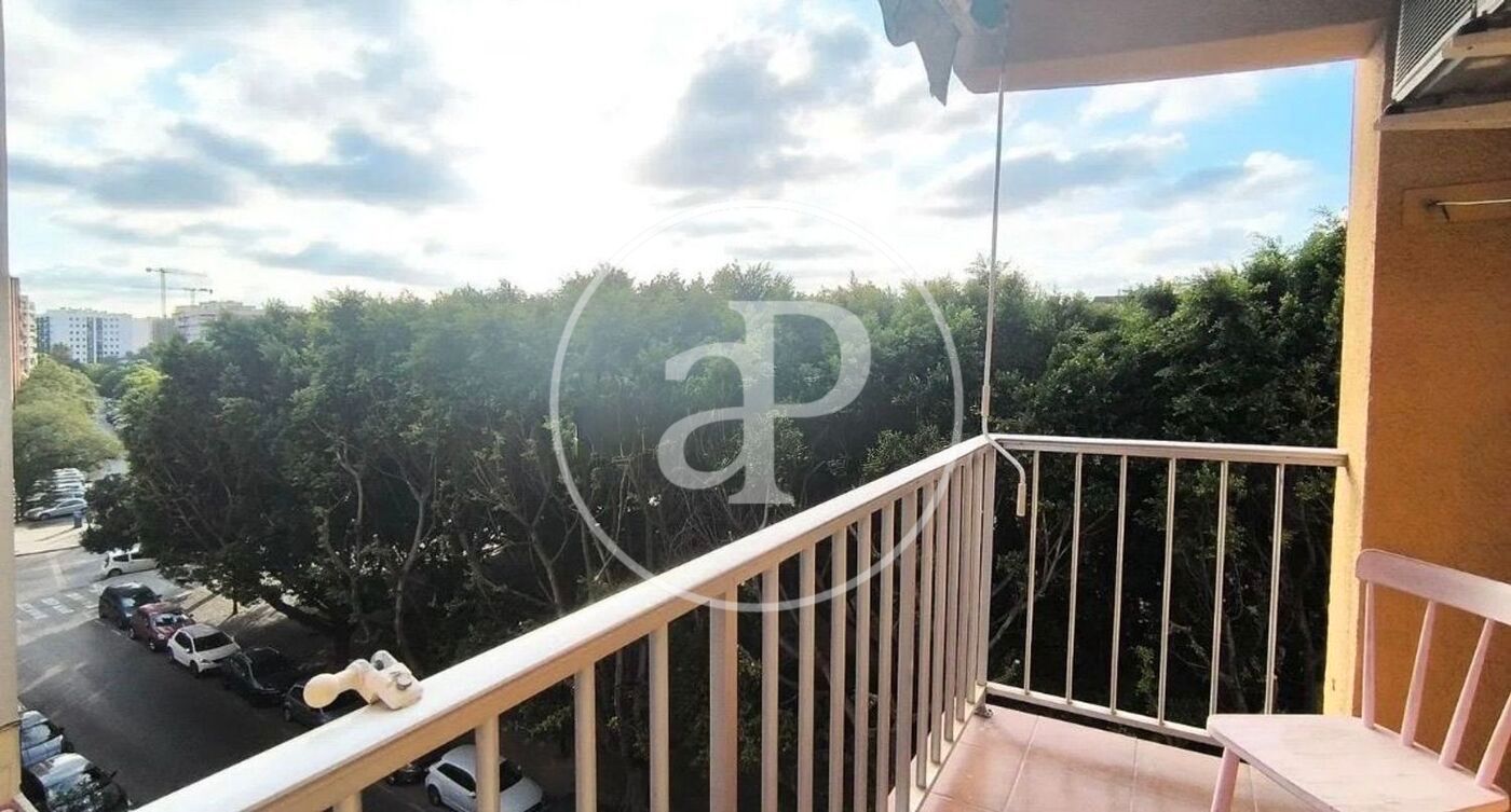 Terrassa de Pis de lloguer en  Valencia Capital amb Aire condicionat, Calefacció i Balcó