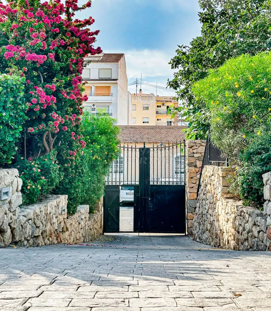 Außenansicht von Gebäude zum Verkauf in Altea