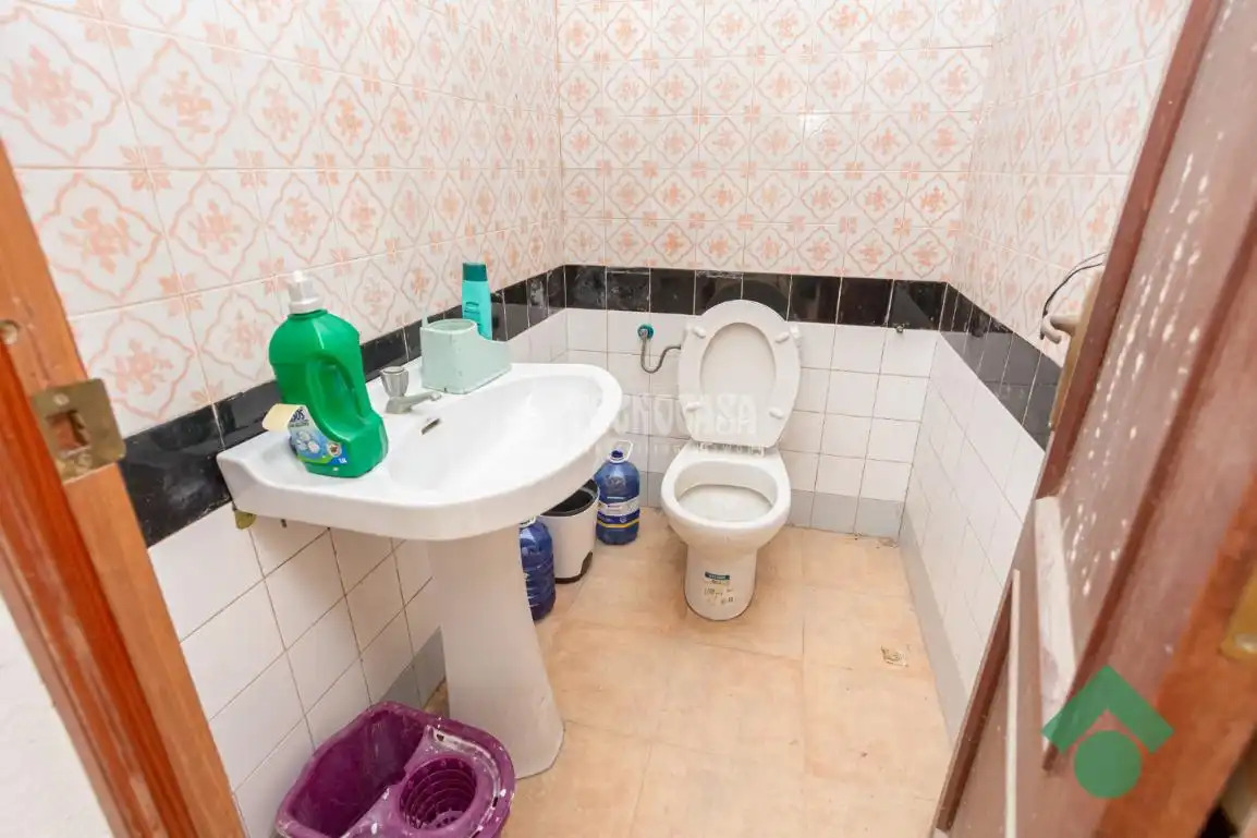 Badezimmer von Geschaftsraum zum Verkauf in Algeciras