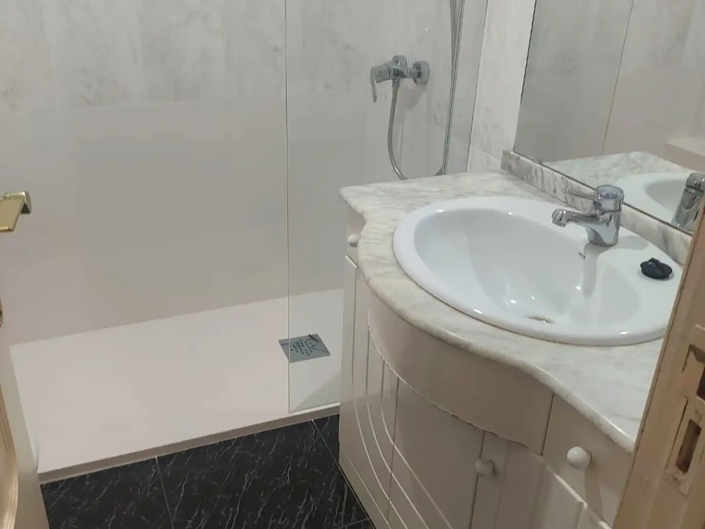 Baño de Piso de alquiler en Murcia con Aire acondicionado, Amueblado y Lavadora