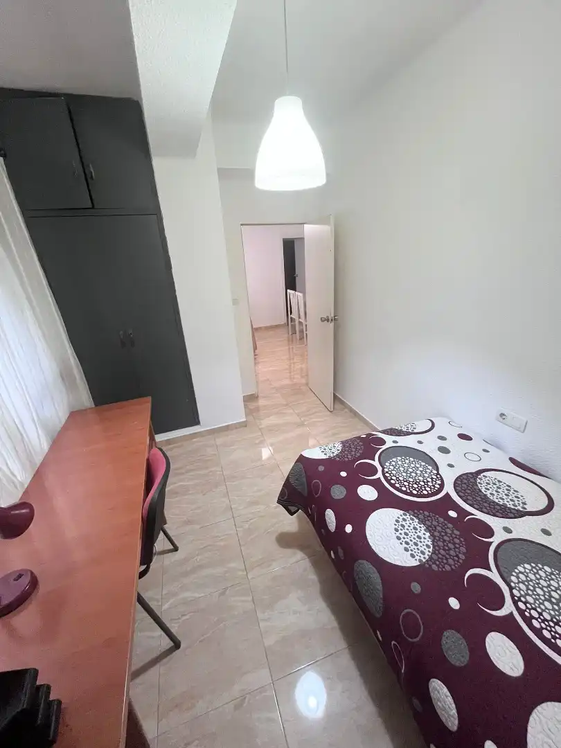 Appartamento con ascensore in affitto a Calle Doctor Fernando Escobar 4, imagen 5