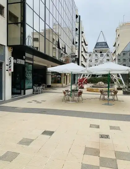 Terraza de Oficina de alquiler en Gandia con Aire acondicionado y Amueblado