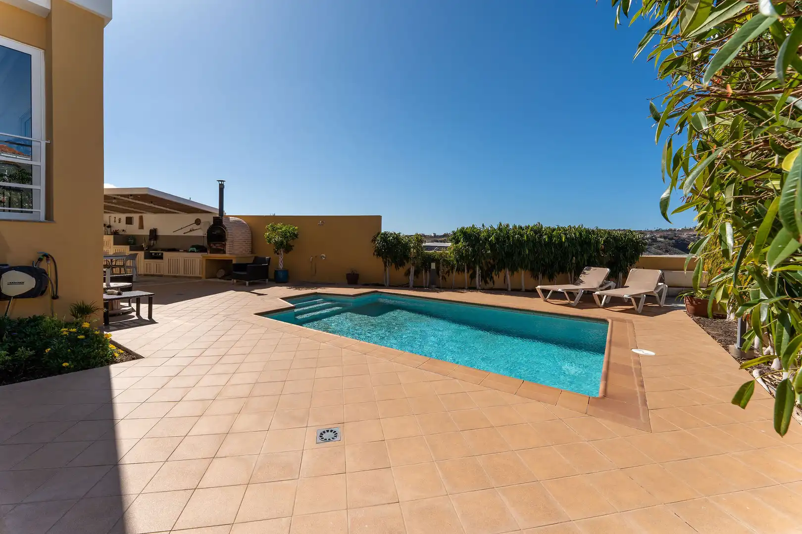 Casa adosada en venta en José Aguiar, Montaña - La Data