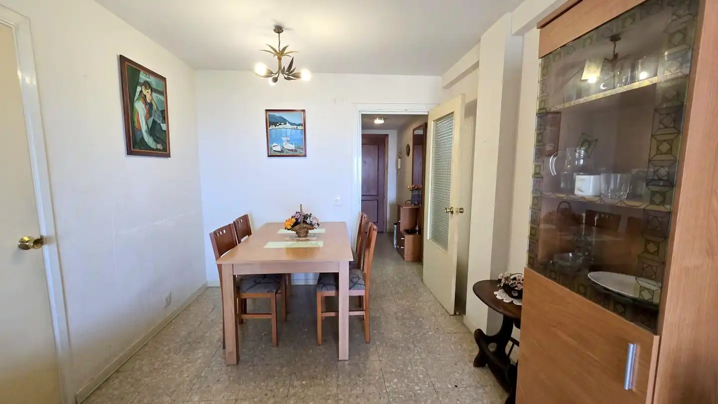 Menjador de Apartament de lloguer en Gandia amb Terrassa i Moblat