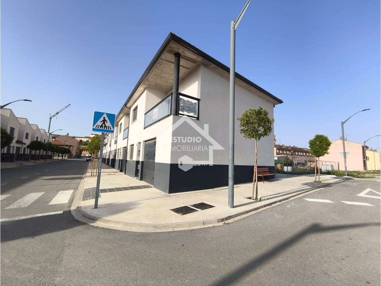 Vista exterior de Casa adosada en venda en Mendavia amb Aire condicionat, Calefacció i Jardí privat