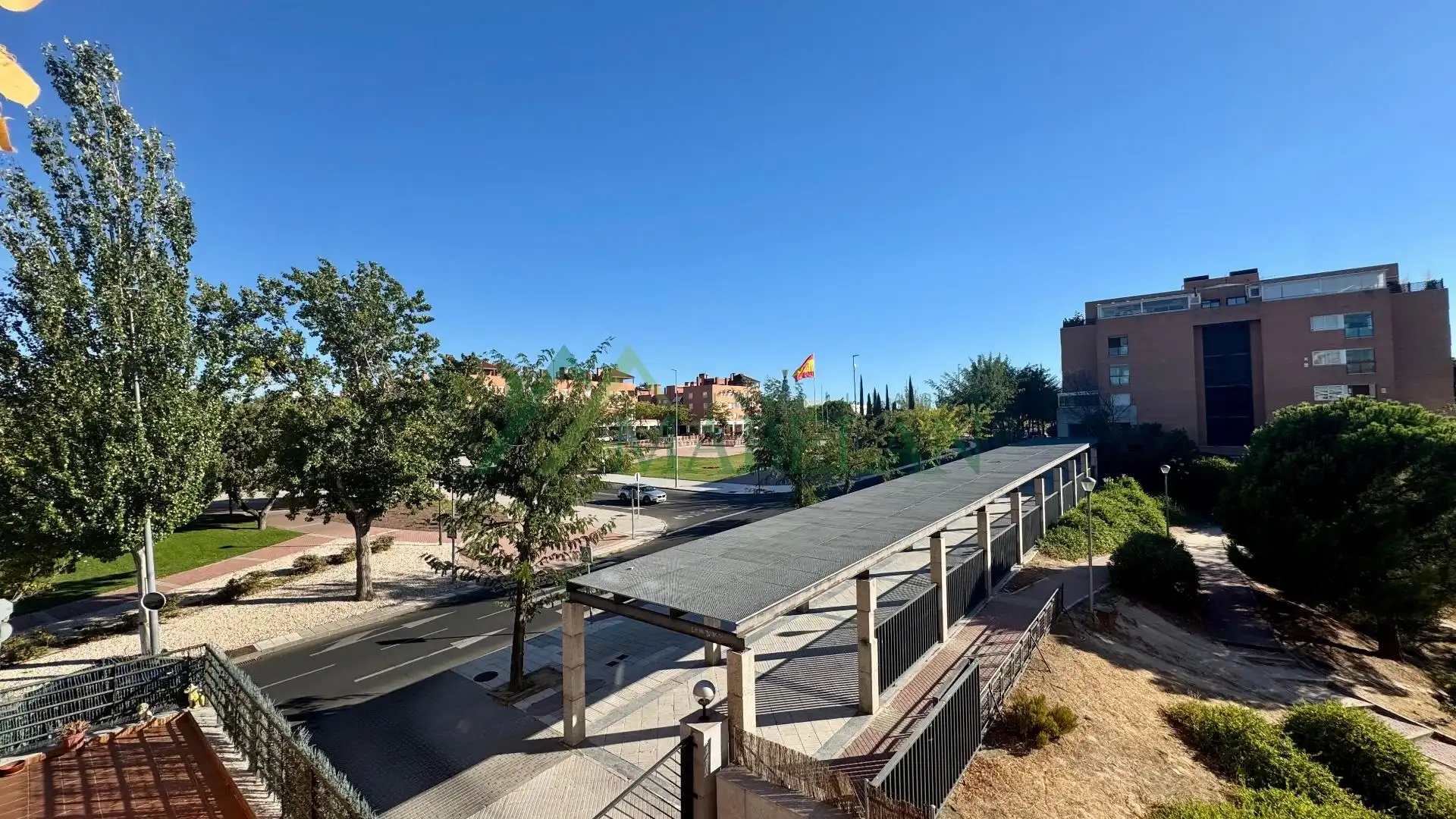 Vista exterior de Piso de alquiler en Las Rozas de Madrid con Calefacción, Parquet y Piscina comunitaria