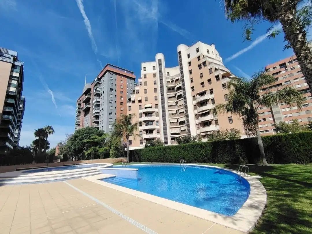 Swimming pool of Flat for sale in Mislata  with Air Conditioner, Private garden and Parquet flooring