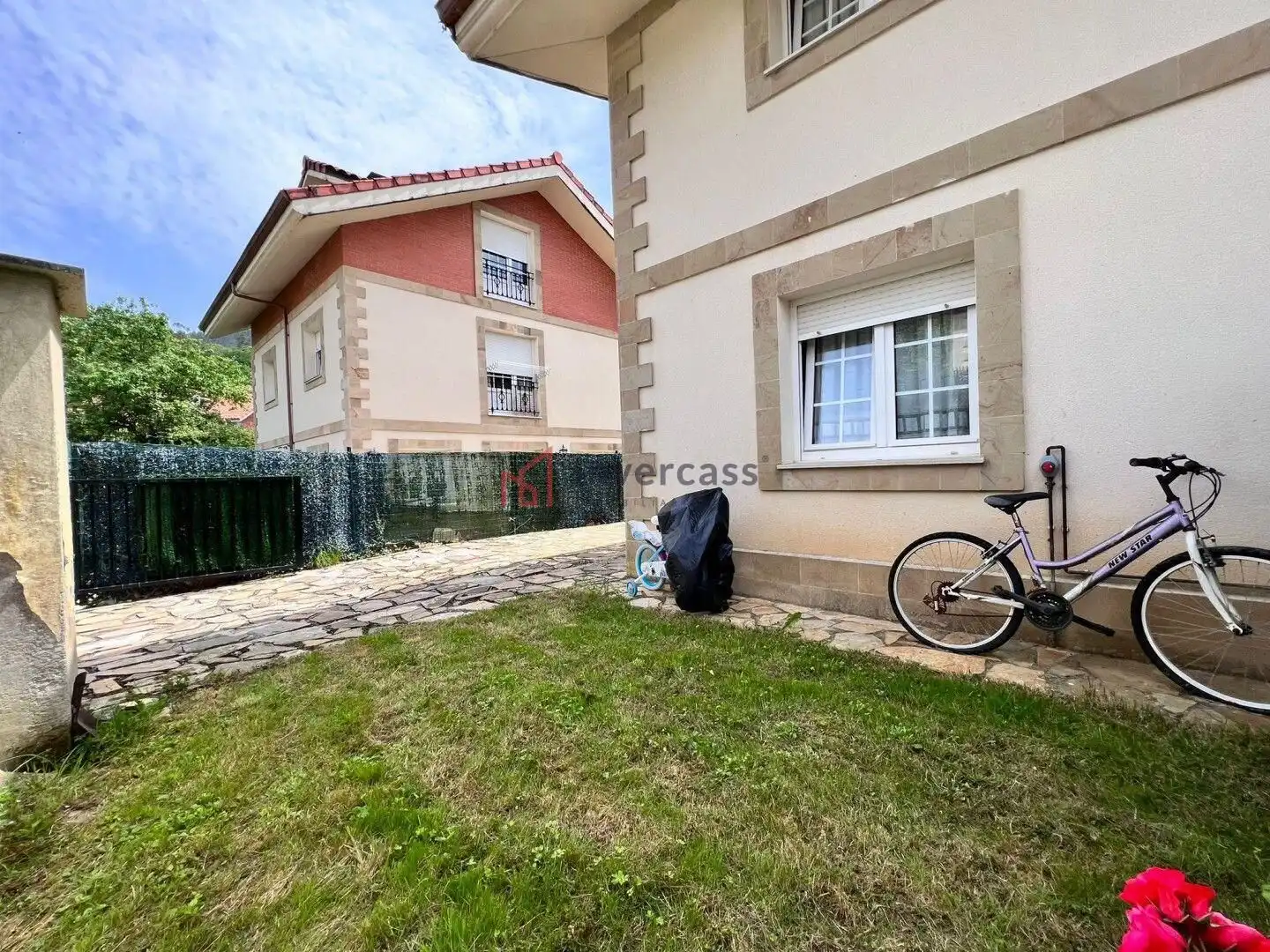 Vista exterior de Casa adosada en venta en Guriezo con Jardín privado