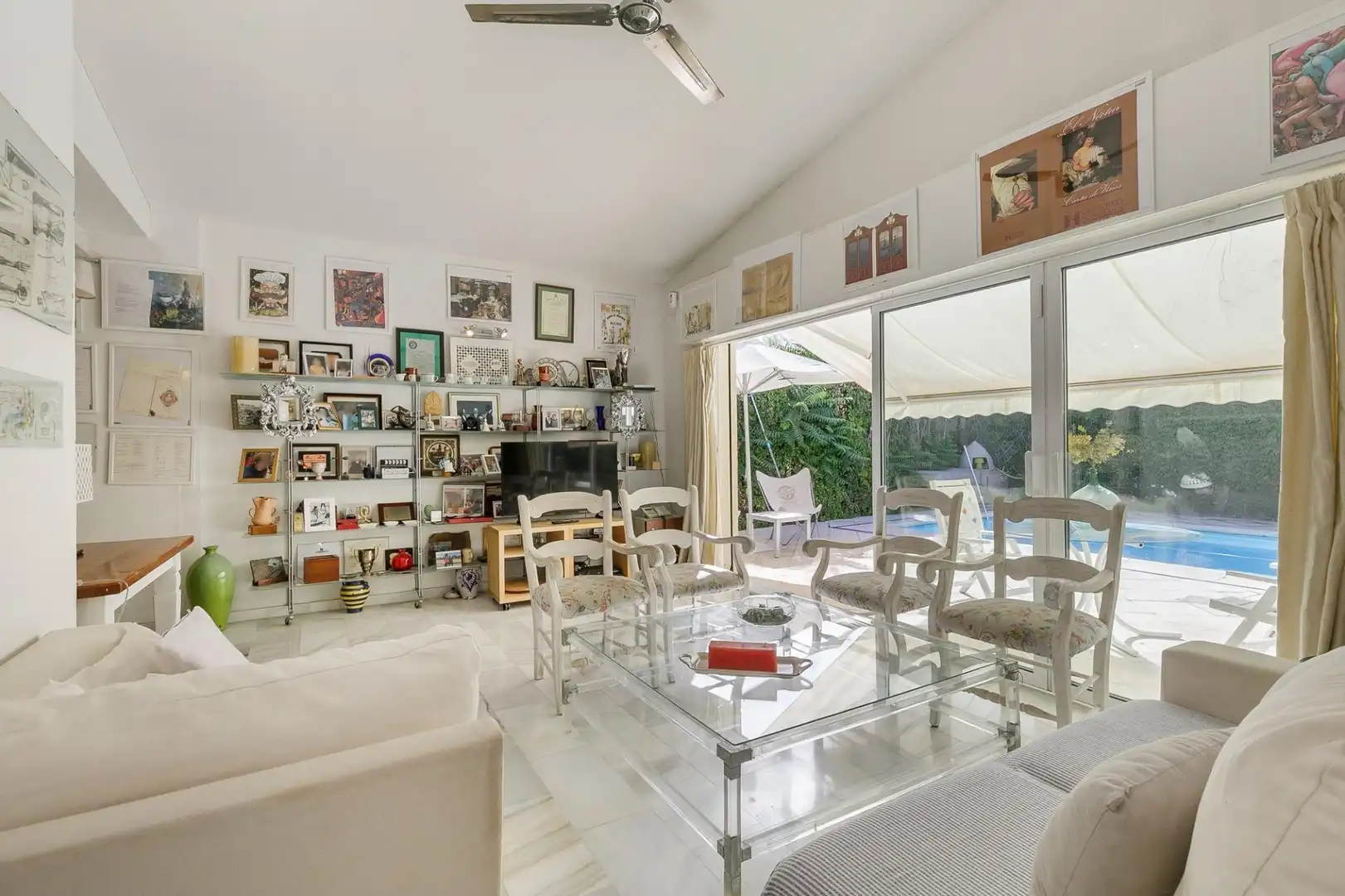 Living room of Houses for sale in Churriana de la Vega  with Private garden, Terrace and Swimming Pool