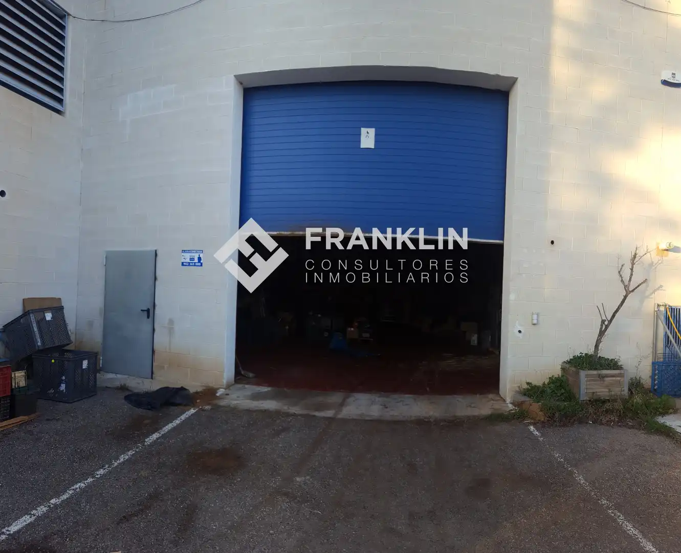 Parkplatz von Fabrikhallen zur Miete in La Garriga