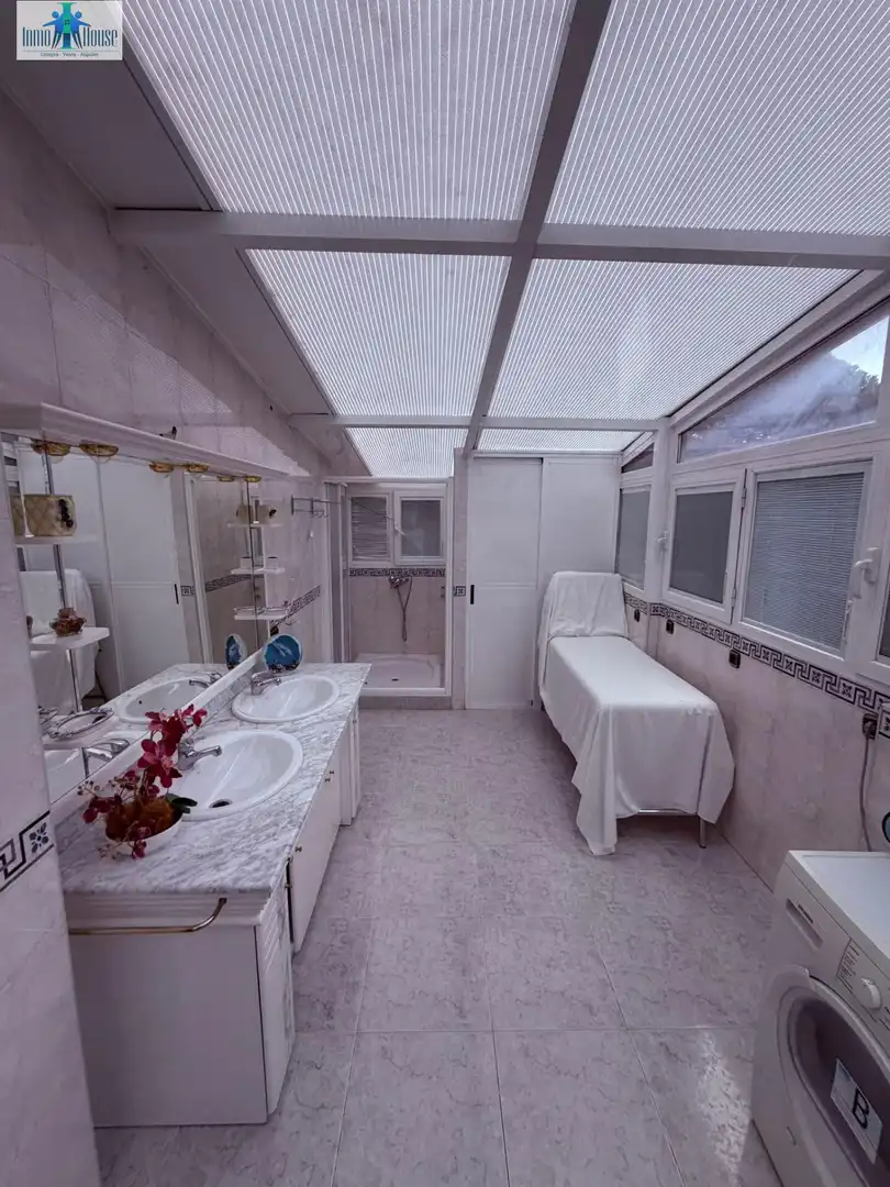 Bathroom of Detached homes for sale in Albacete  with Air Conditioner, Heating and Terrace