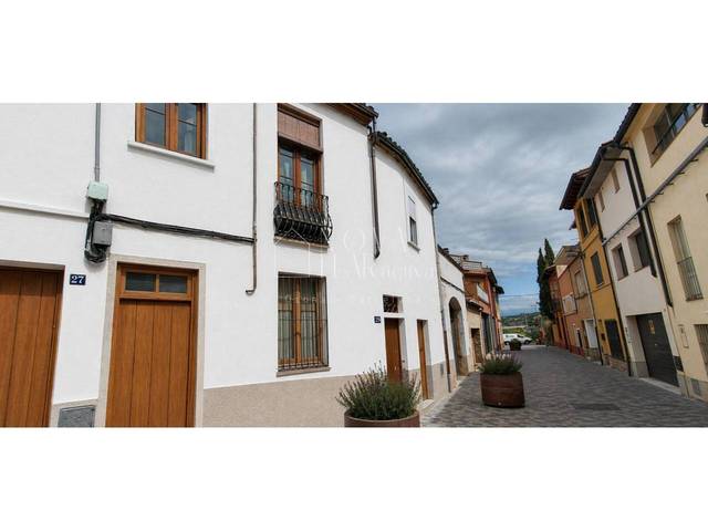 Casa adosada en Venta en Calle Fortuny en Centelles