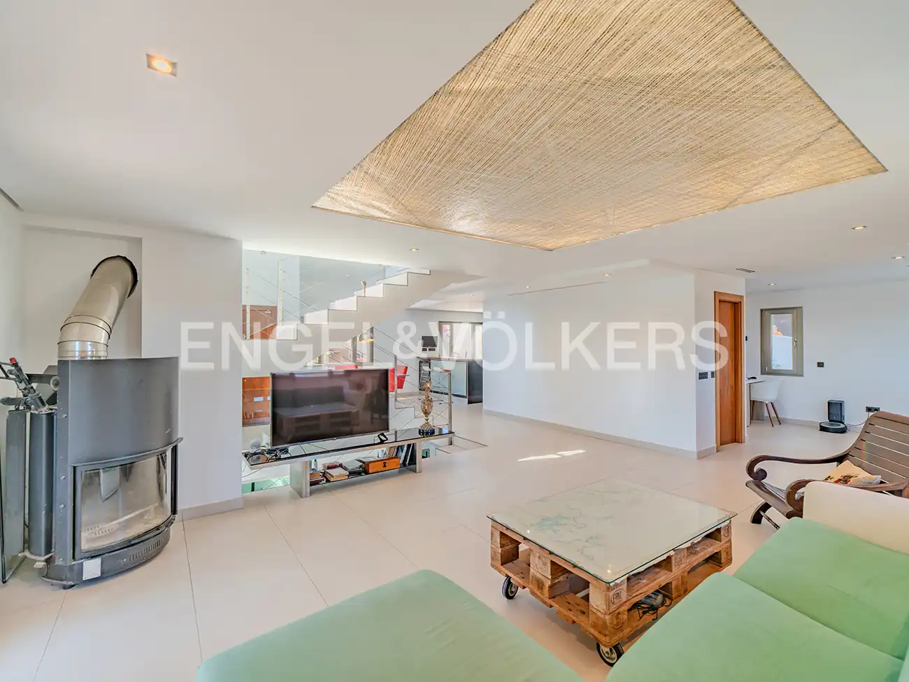 Sala d'estar de Casa o xalet en venda en Alicante / Alacant amb Aire condicionat, Calefacció i Jardí privat