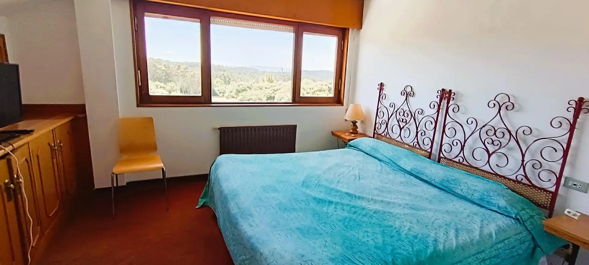 Dormitori de Casa o xalet en venda en Oleiros amb Calefacció, Terrassa i Balcó