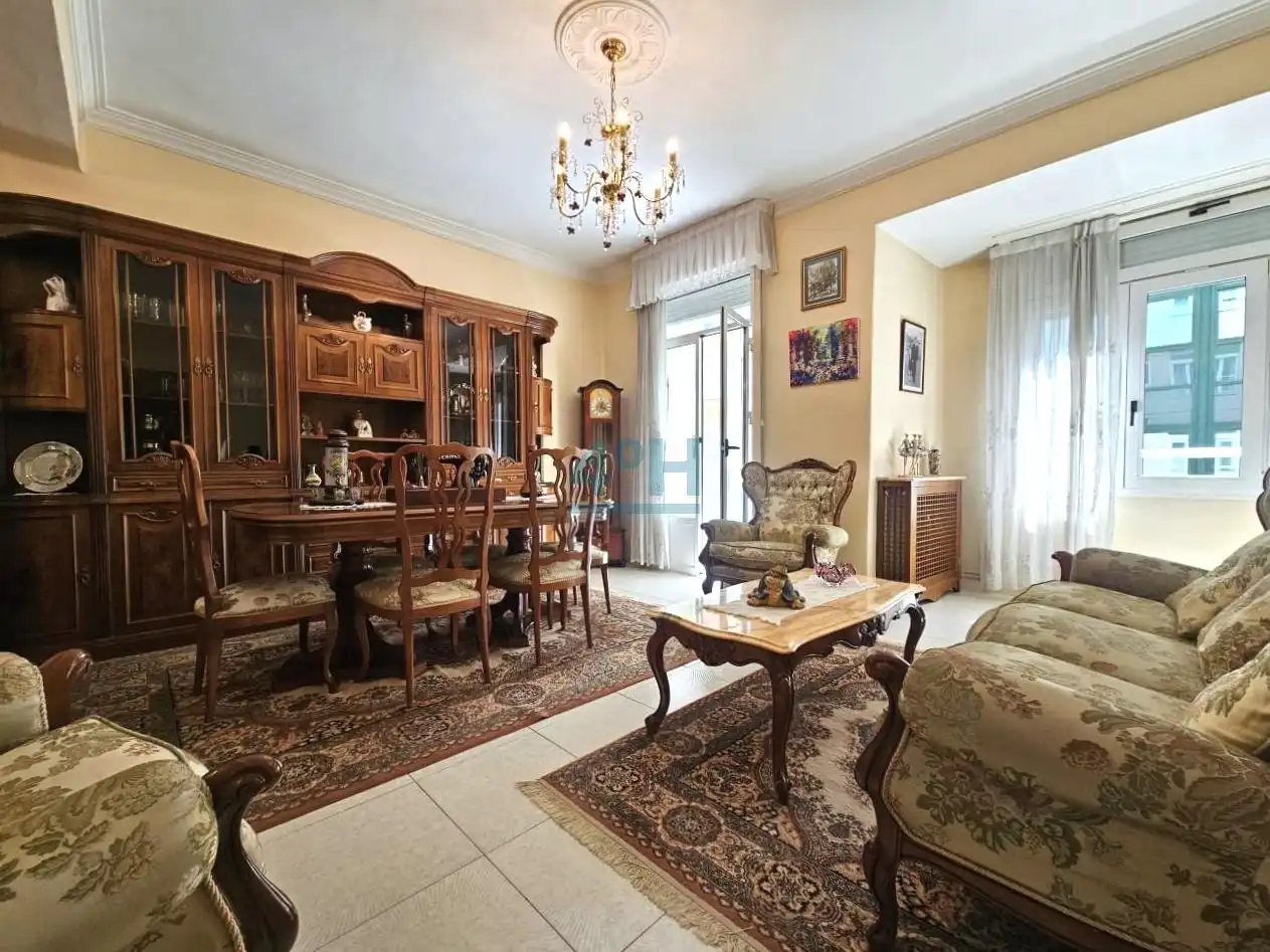 Sala de estar de Piso en venta en Ourense Capital  con Calefacción, Parquet y Trastero