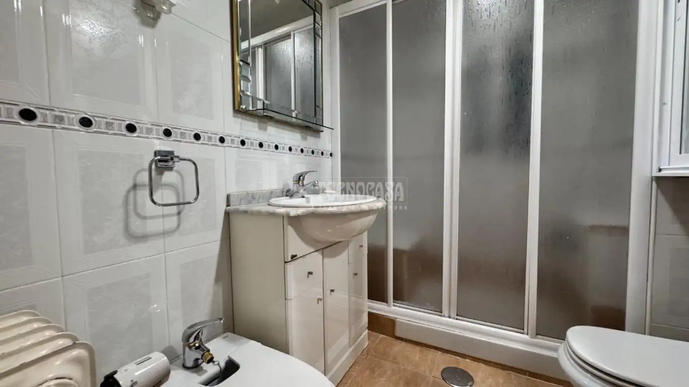 Baño de Piso en venta en Alcobendas con Calefacción y Terraza