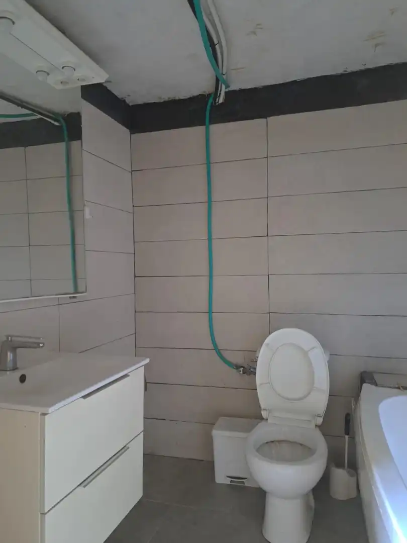 Bathroom of Houses for sale in Requena  with Terrace and Storage room