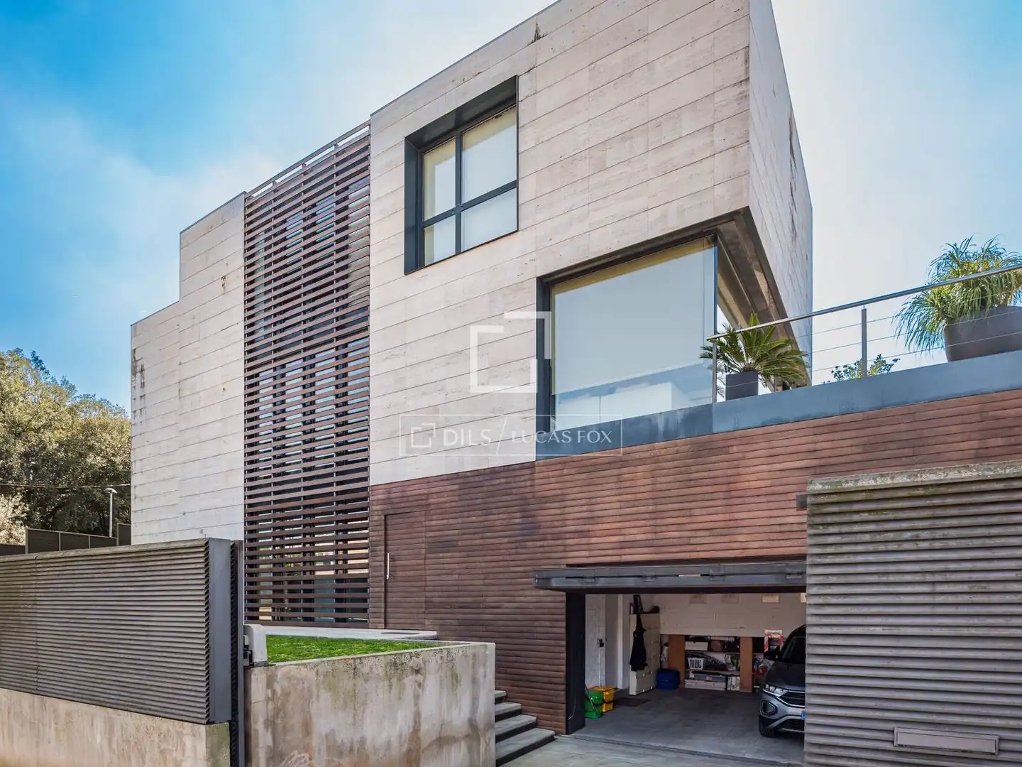 Vista exterior de Casa o xalet en venda en Sant Cugat del Vallès amb Aire condicionat, Calefacció i Terrassa
